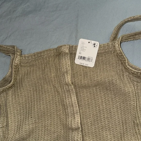 NWT Bella waffle knit tank XL with hidden snap front closure 🕎 - Picture 3 of 4